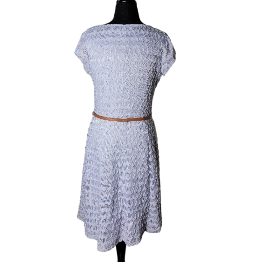 Sharagano lavender lace belted scoop neck short sleeve dress women's size 8 - Picture 2 of 6